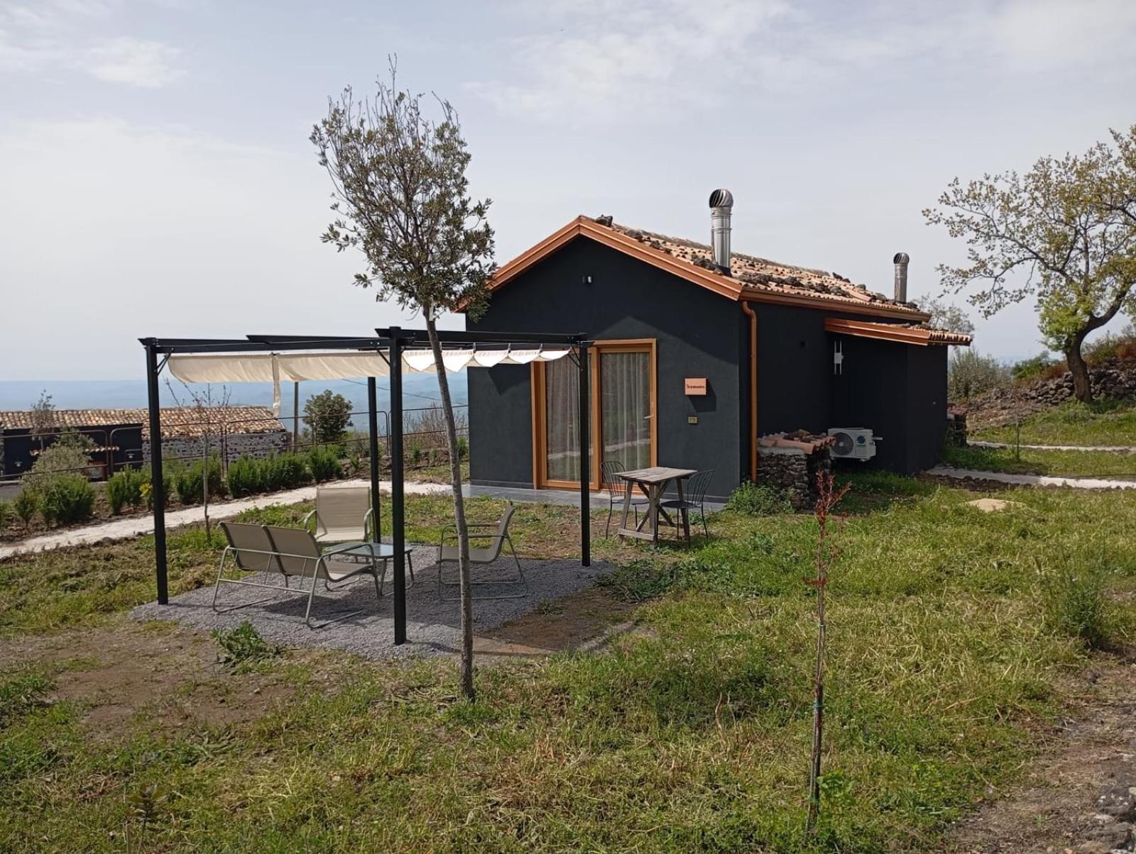 Podere Dell'Etna Segreta - Essential Nature Hotel & Glamping بيانكافيلا المظهر الخارجي الصورة
