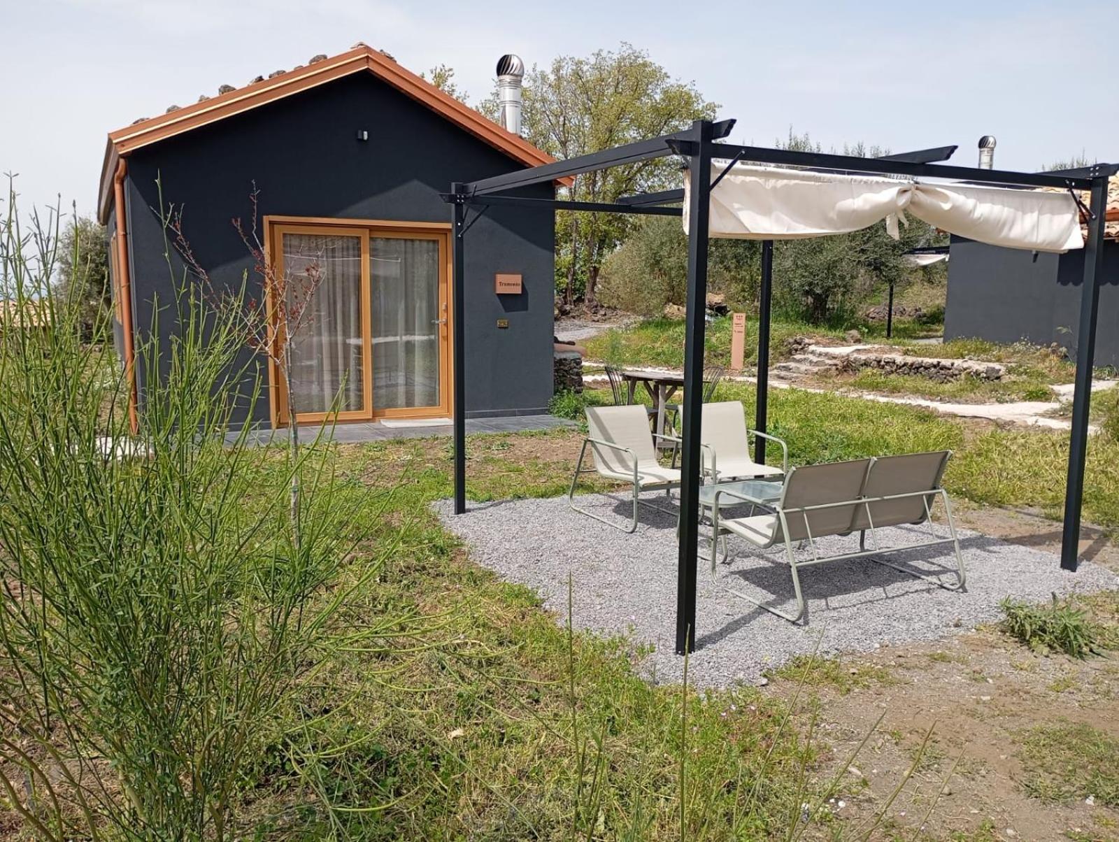 Podere Dell'Etna Segreta - Essential Nature Hotel & Glamping بيانكافيلا المظهر الخارجي الصورة